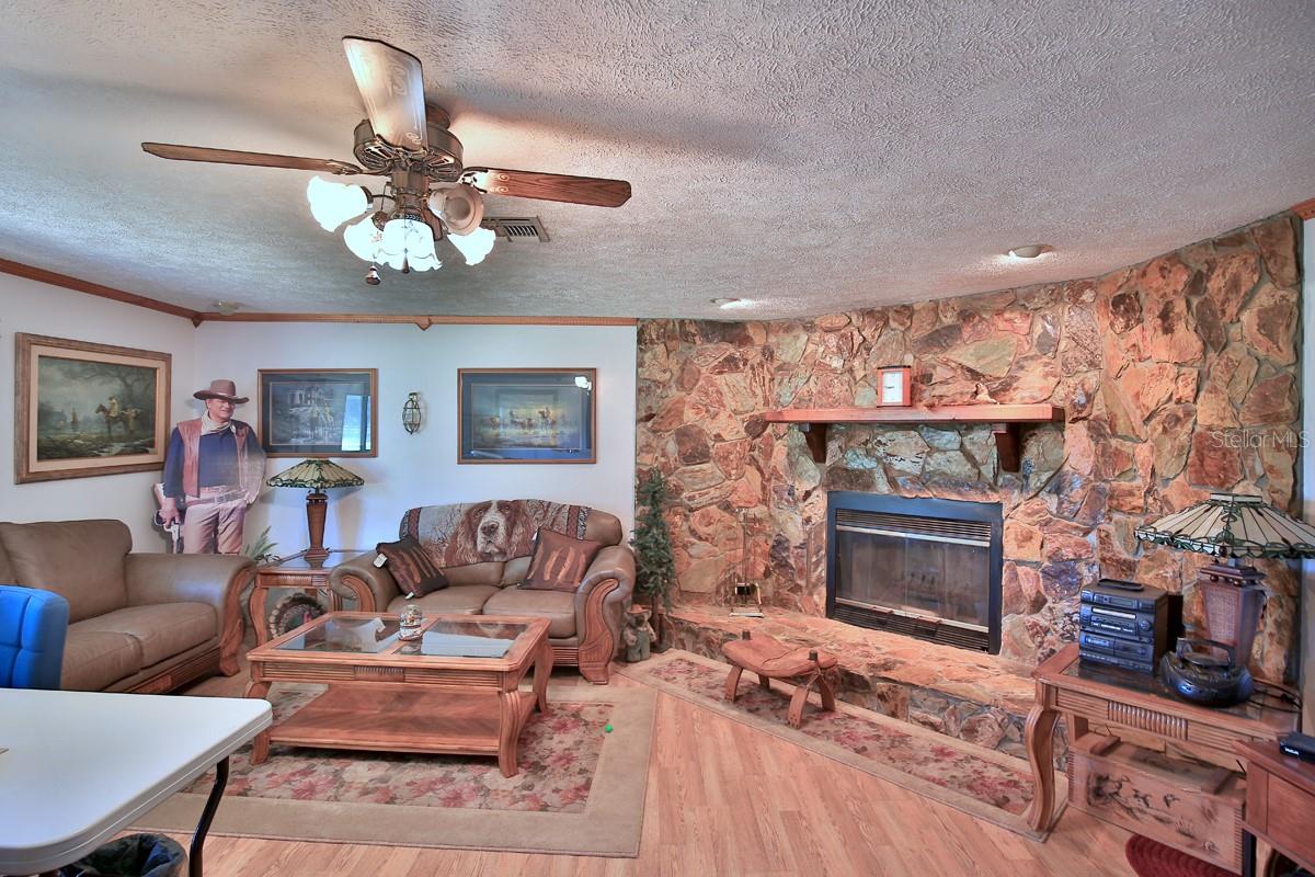 ACREAGE NON SUBDIVISION - Residential