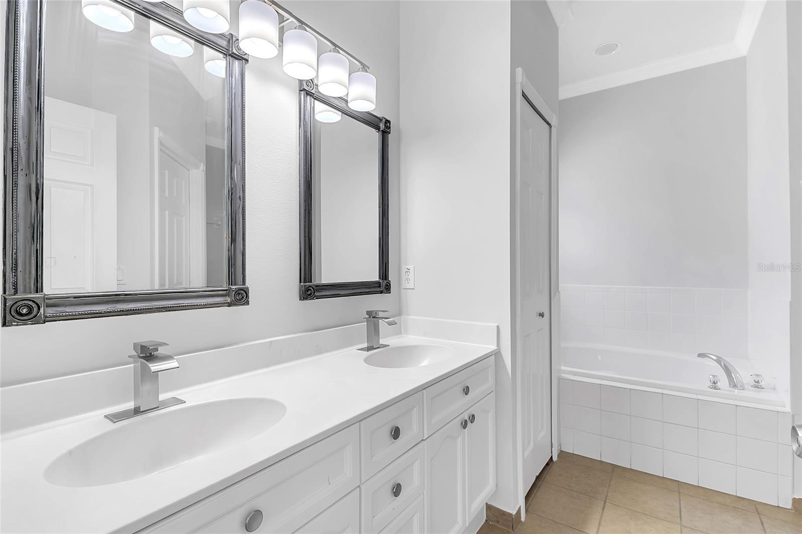 MAGIC LANDINGS PH 2 - Residential
