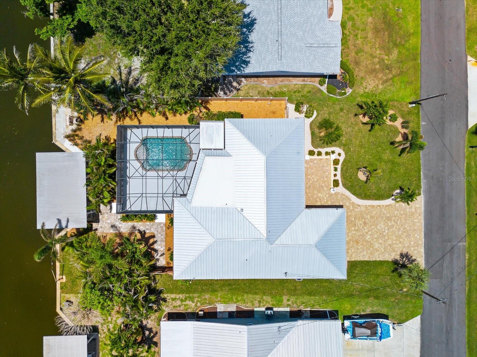 POINT OF PINES - Residential