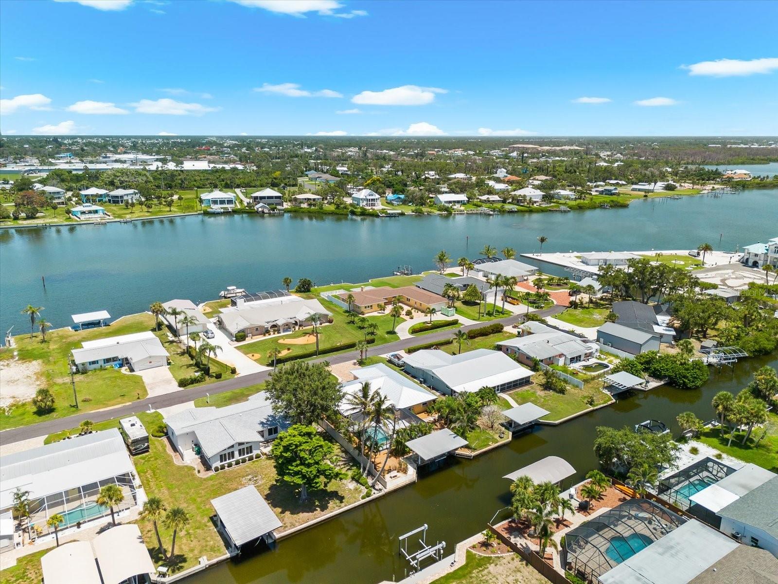 POINT OF PINES - Residential