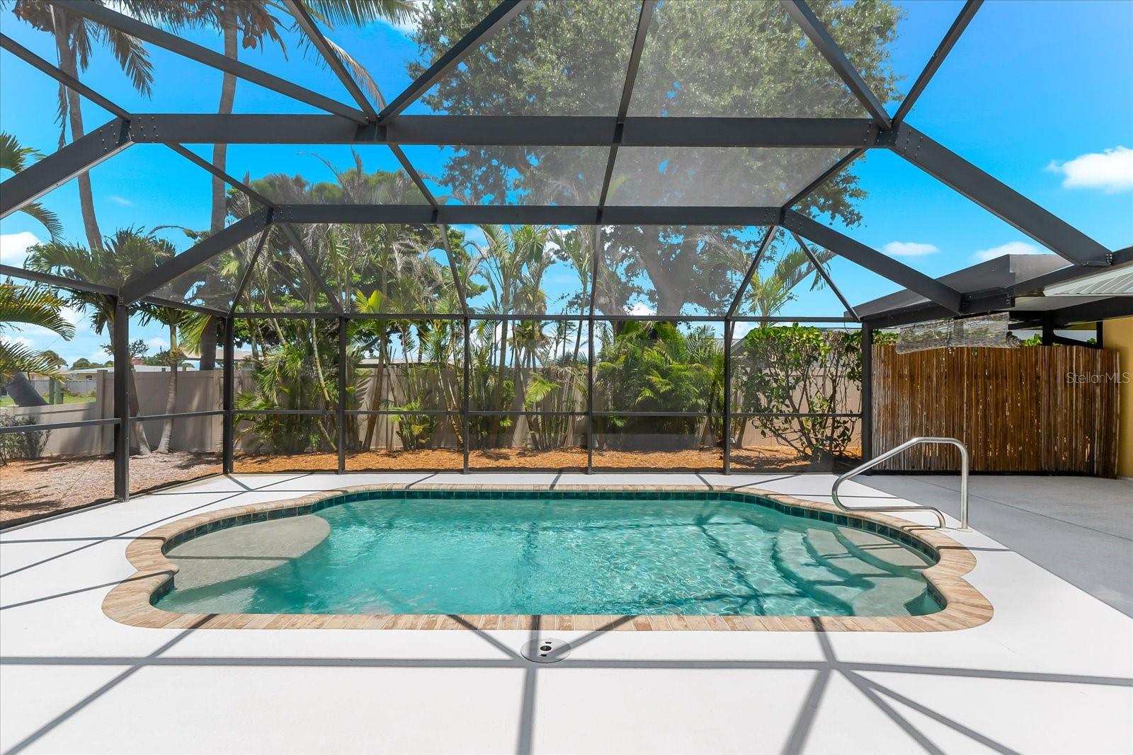 POINT OF PINES - Residential