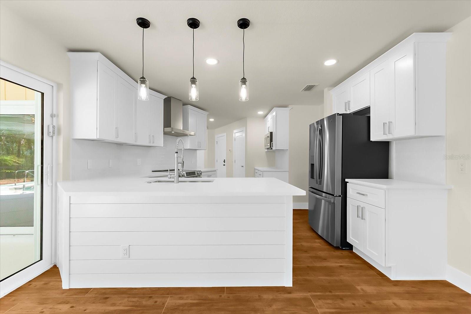 POINT OF PINES - Residential