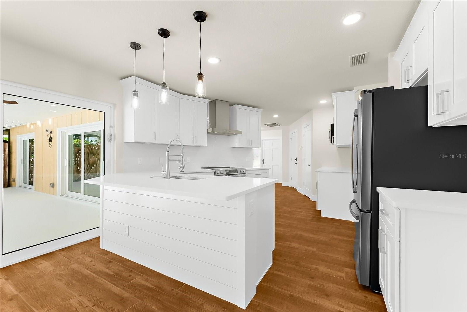 POINT OF PINES - Residential