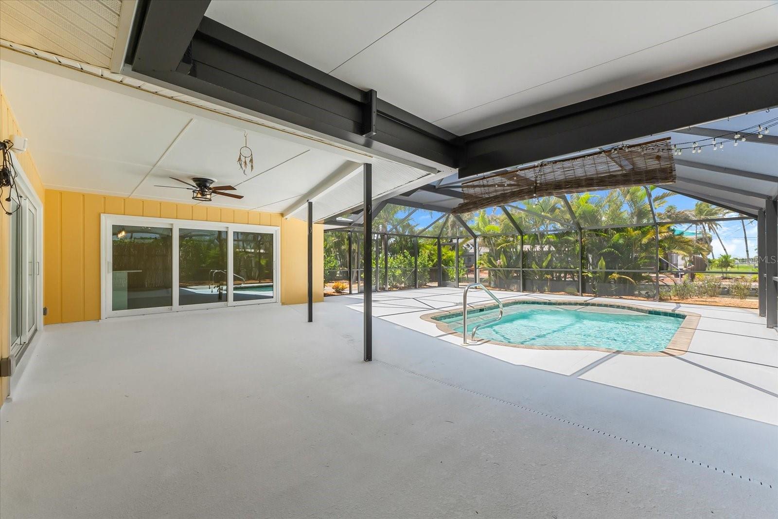 POINT OF PINES - Residential