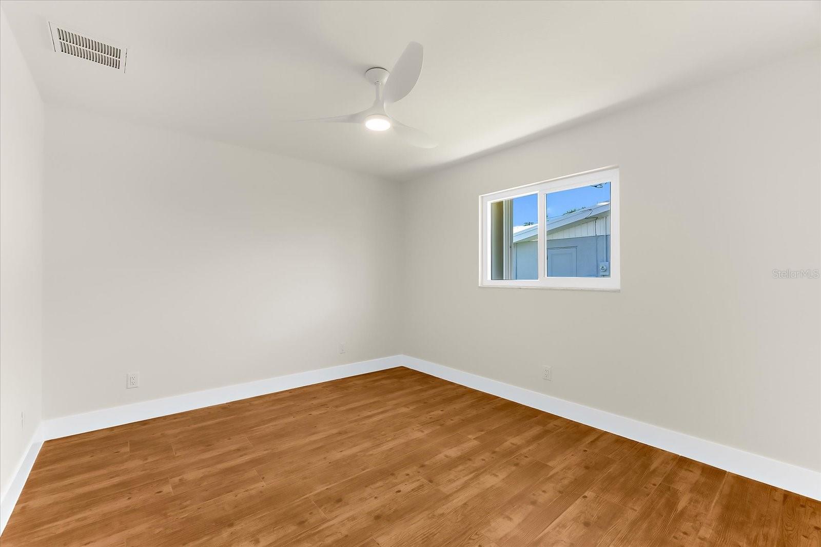 POINT OF PINES - Residential