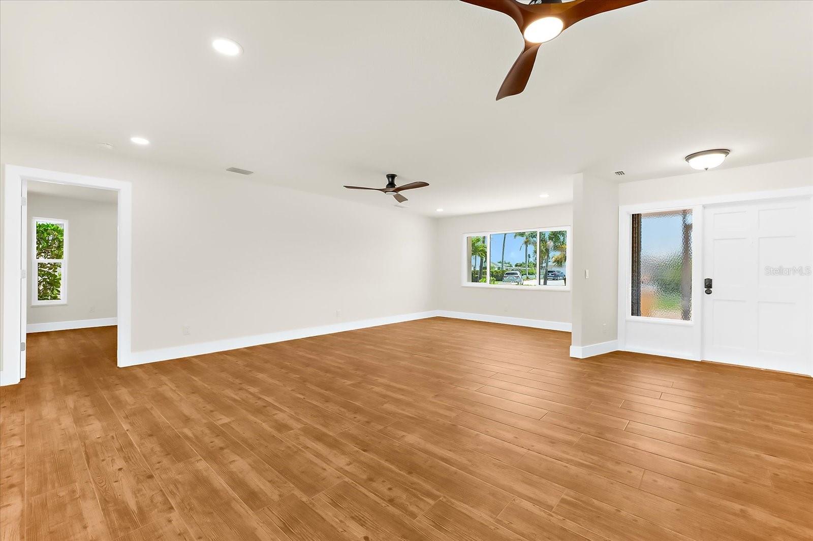 POINT OF PINES - Residential