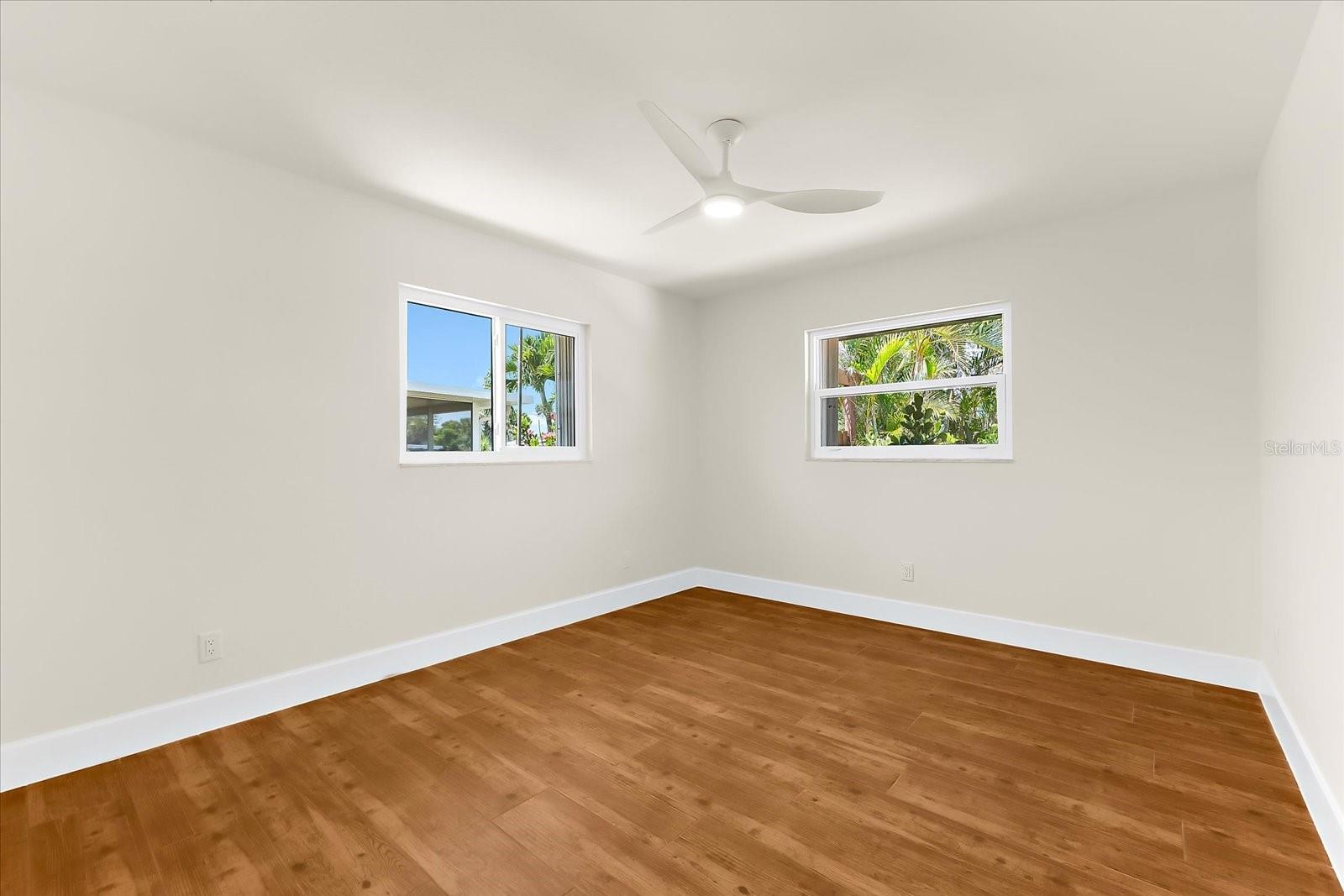 POINT OF PINES - Residential