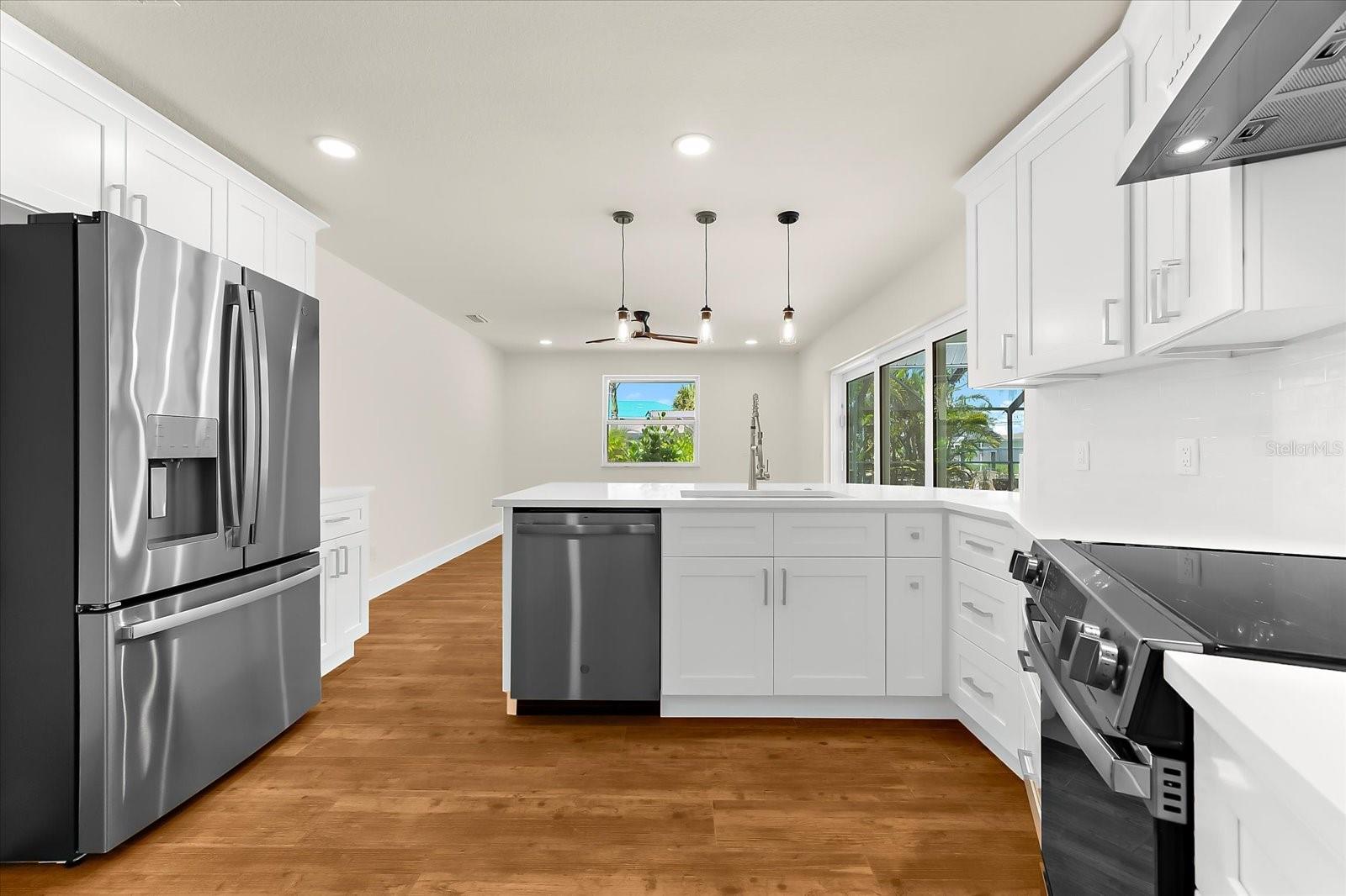 POINT OF PINES - Residential