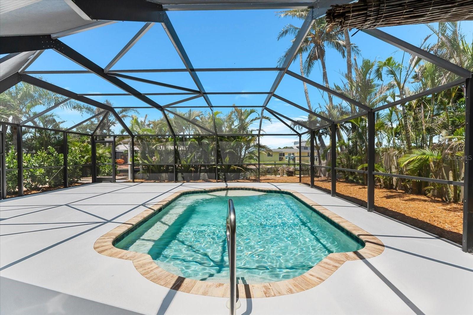 POINT OF PINES - Residential