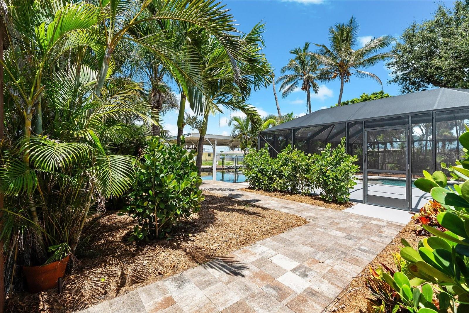 POINT OF PINES - Residential