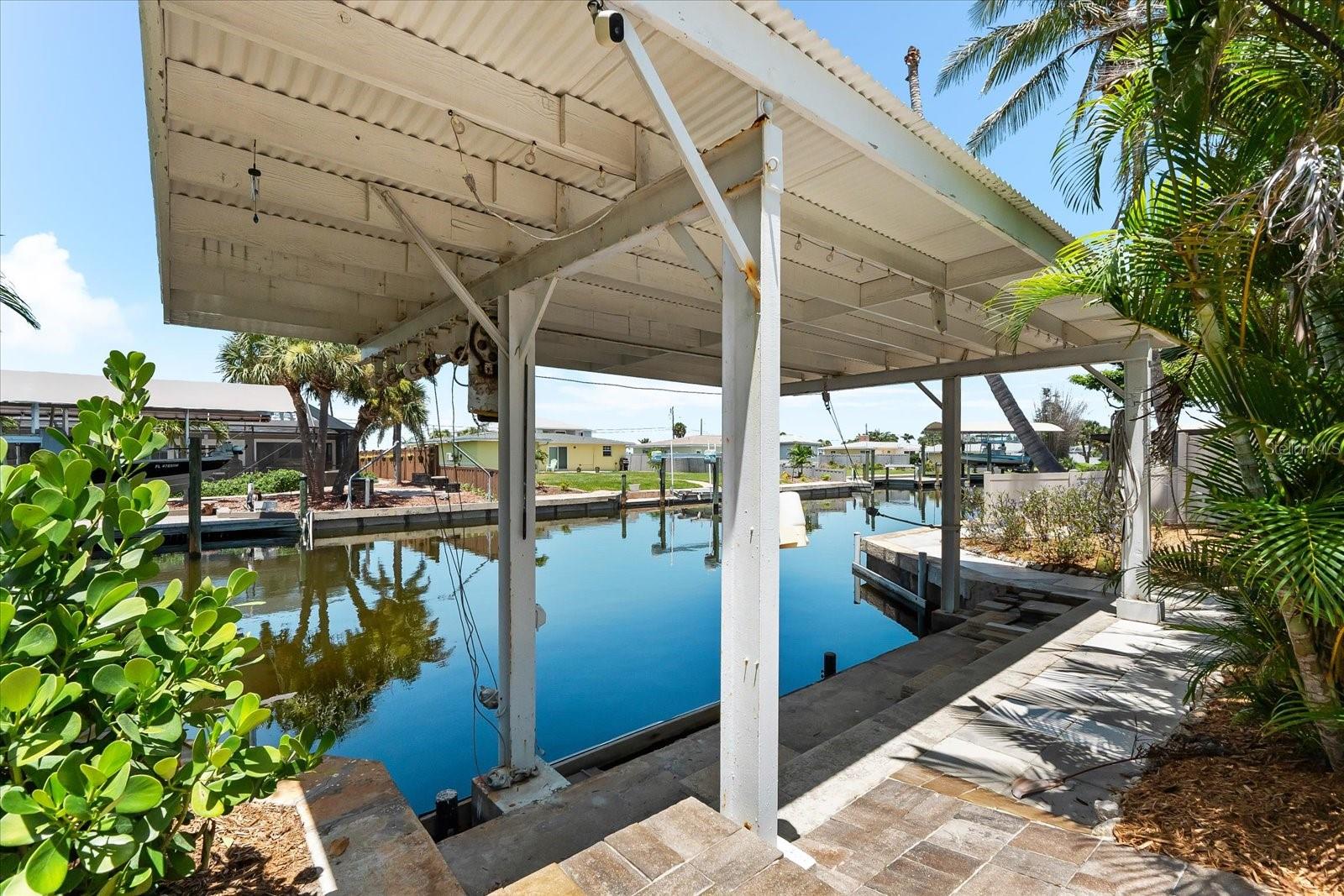 POINT OF PINES - Residential