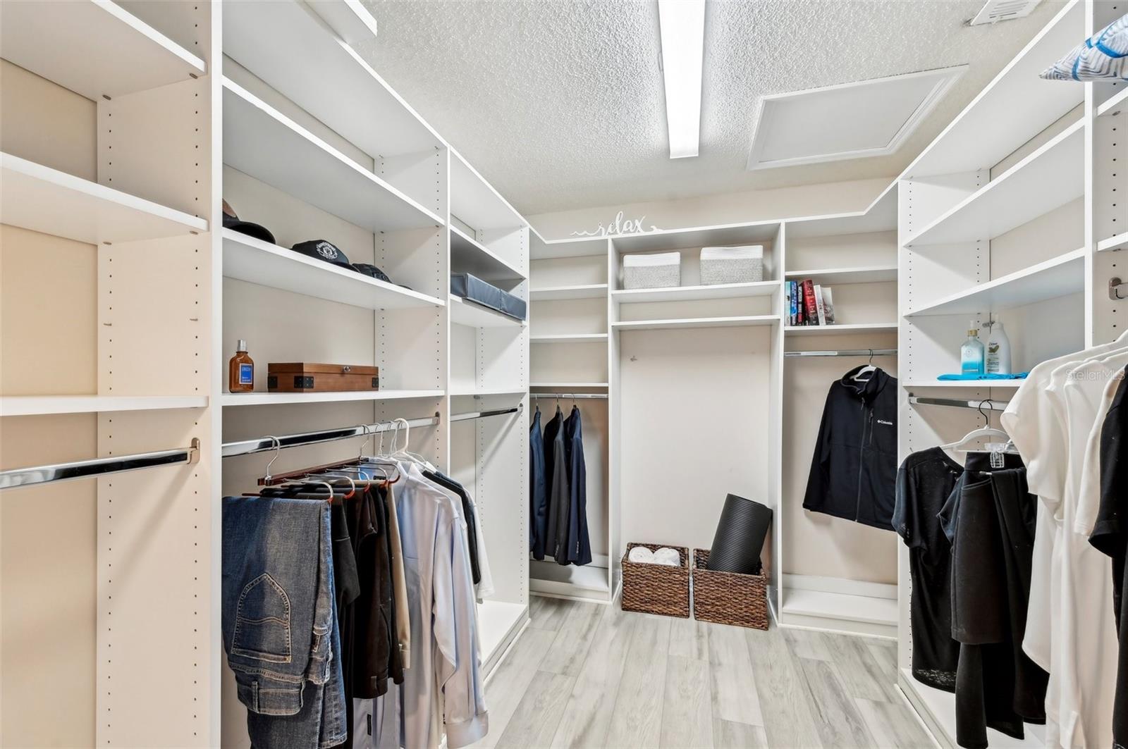 LAKESHORE VILLAGE SOUTH - Residential