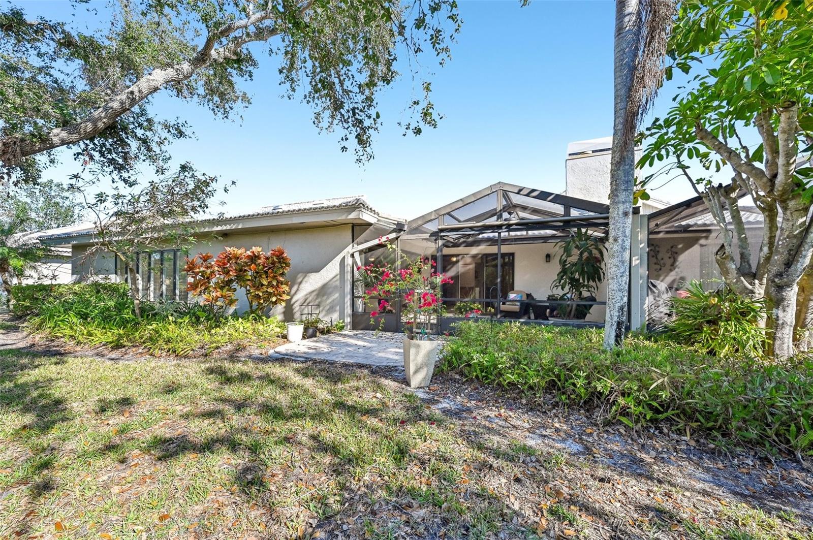 LAKESHORE VILLAGE SOUTH - Residential