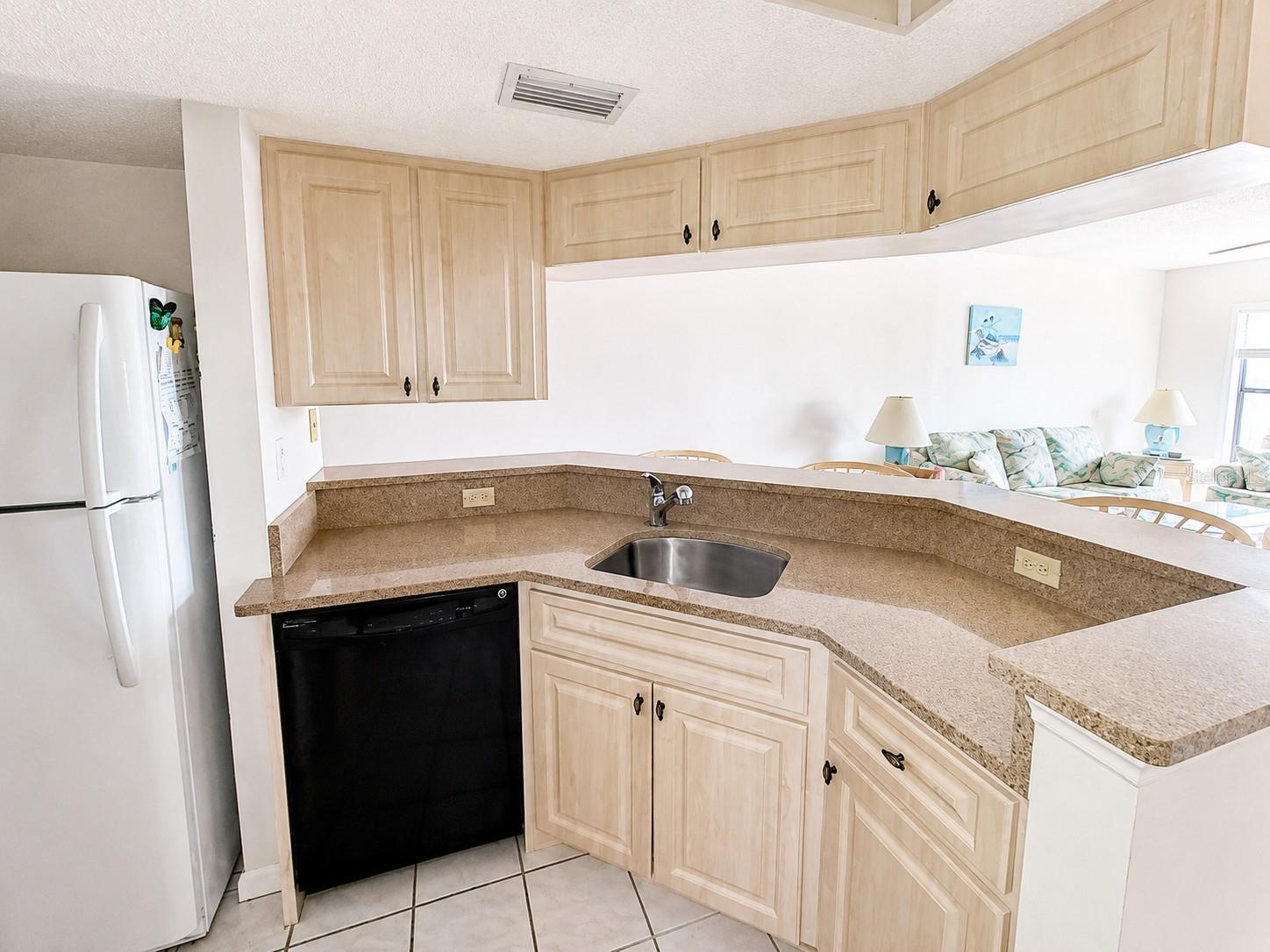 VENETIAN ISLES CONDO - Residential