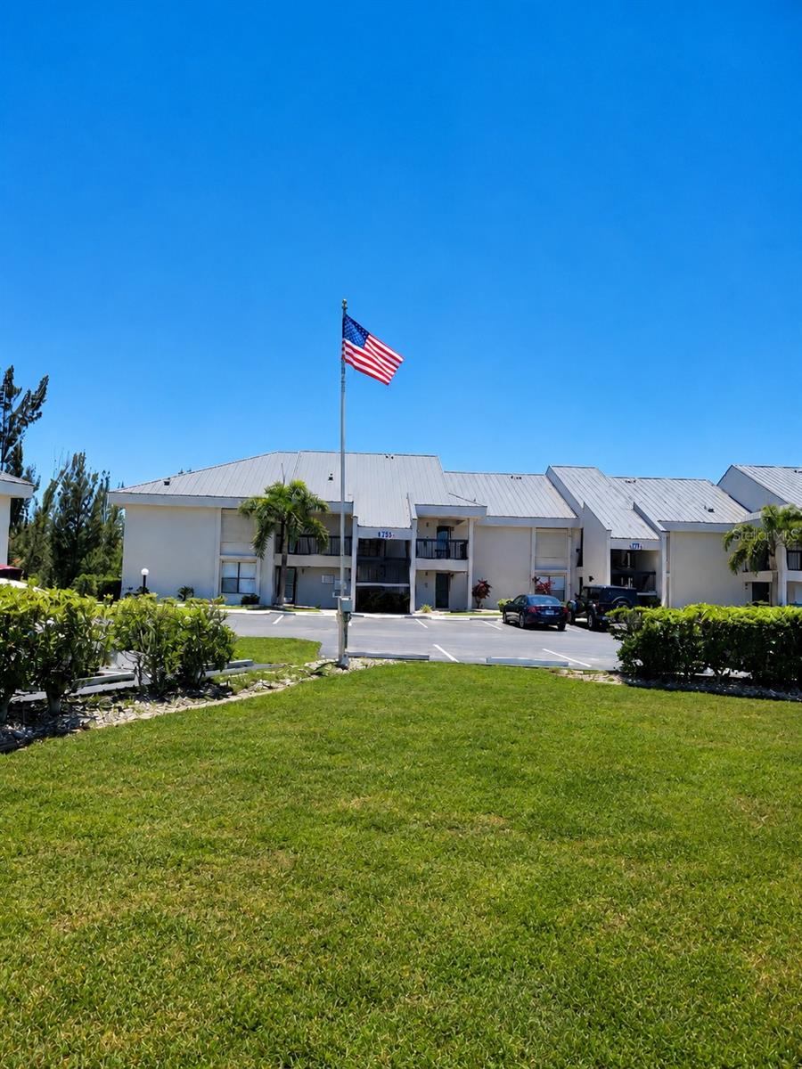 VENETIAN ISLES CONDO - Residential