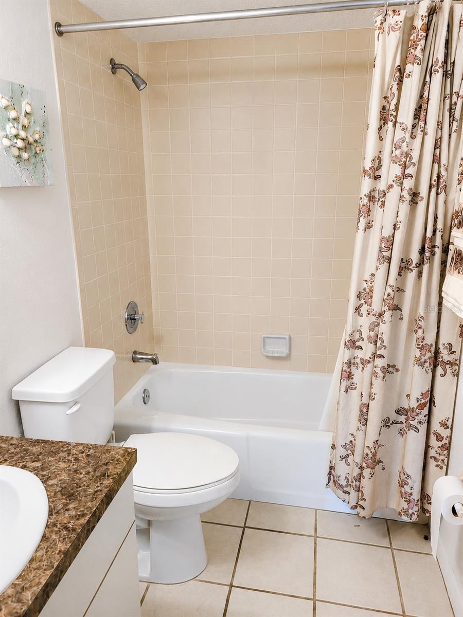 VENETIAN ISLES CONDO - Residential