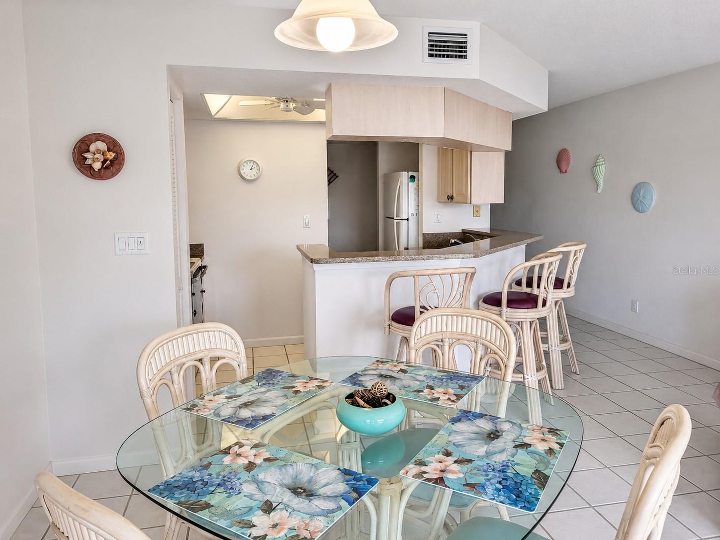 VENETIAN ISLES CONDO - Residential