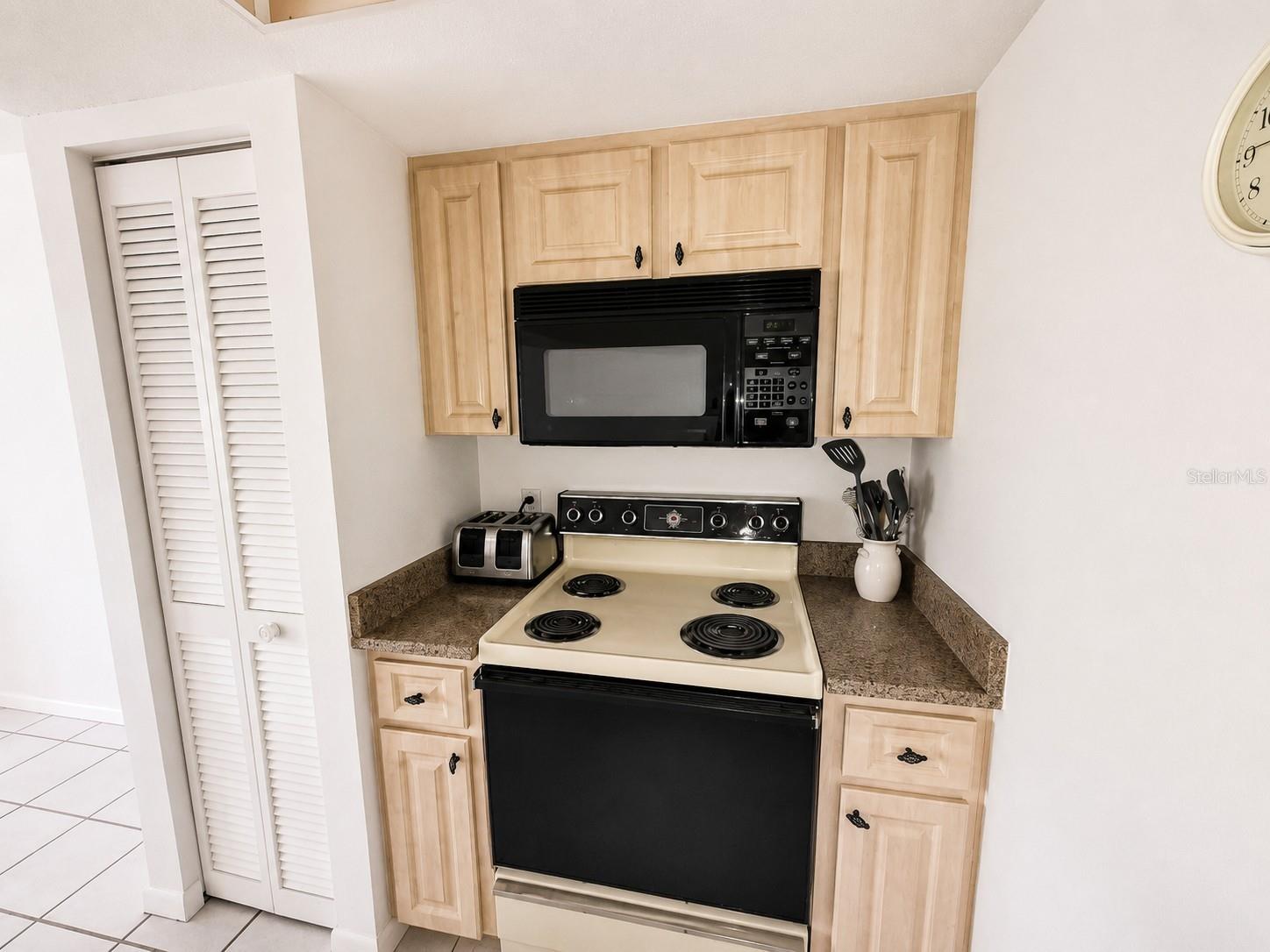 VENETIAN ISLES CONDO - Residential