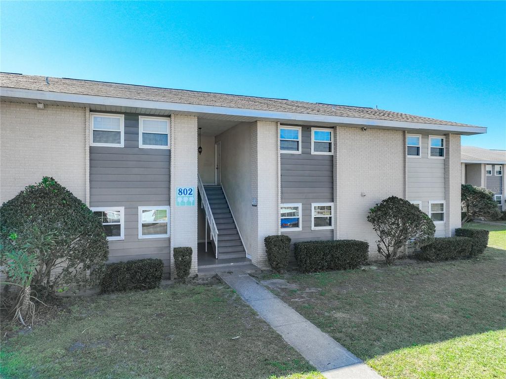 Photo of 802 Sky Lake Circle #C, Orlando, FL 32809 (MLS # O6349754)