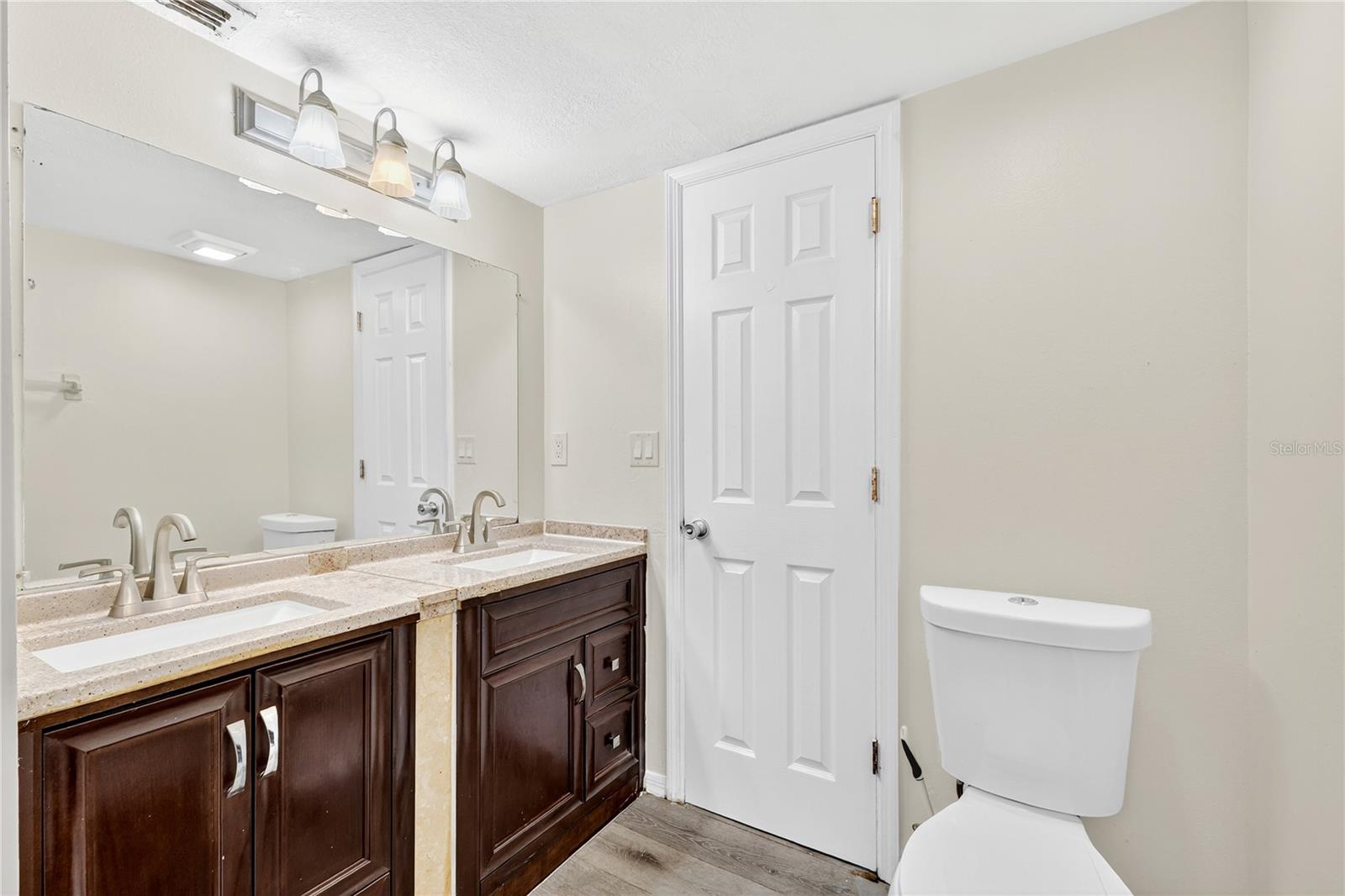 VILLAS AT SOMERSET THE - Residential