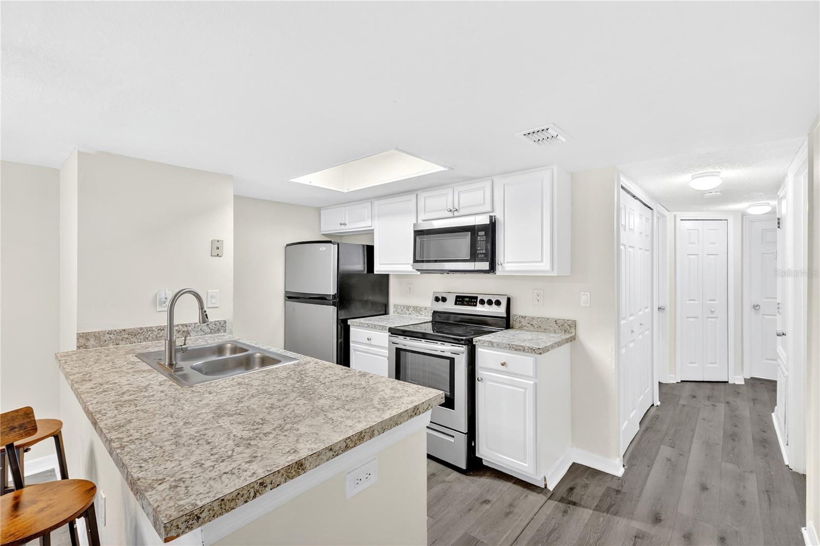 VILLAS AT SOMERSET THE - Residential