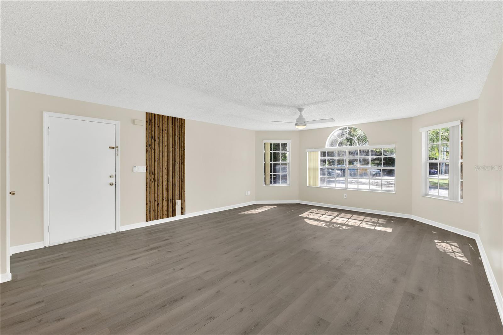 VILLAS AT SOMERSET THE - Residential