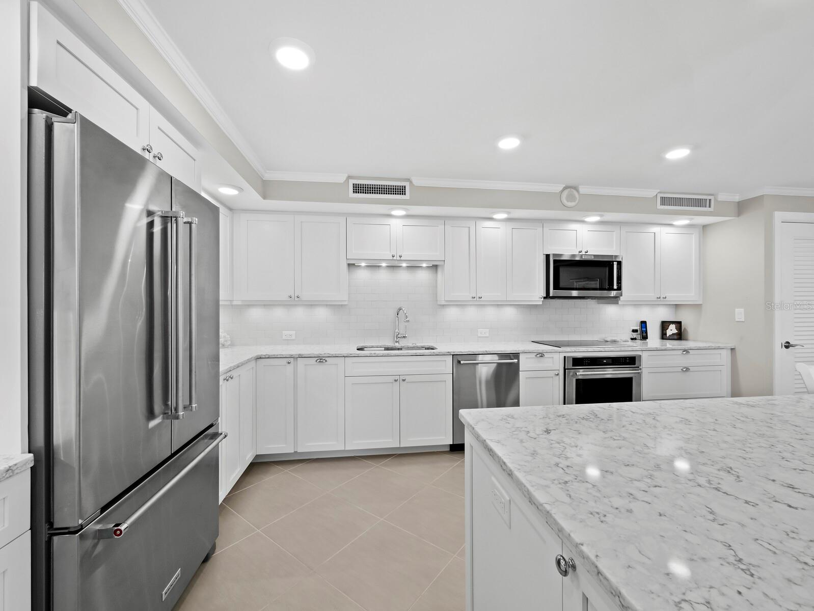 ISLANDER CLUB OF LONGBOAT - Residential