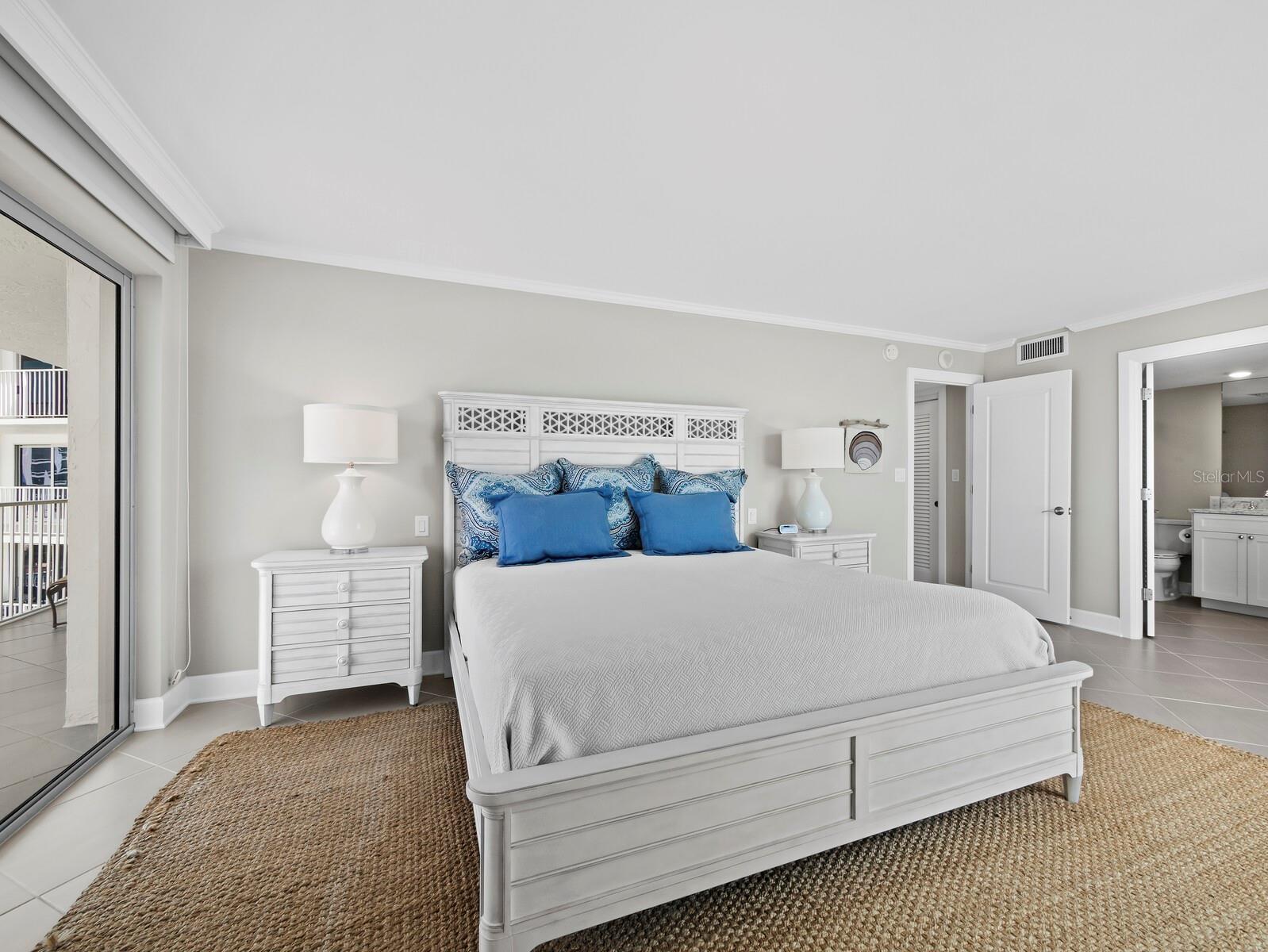 ISLANDER CLUB OF LONGBOAT - Residential