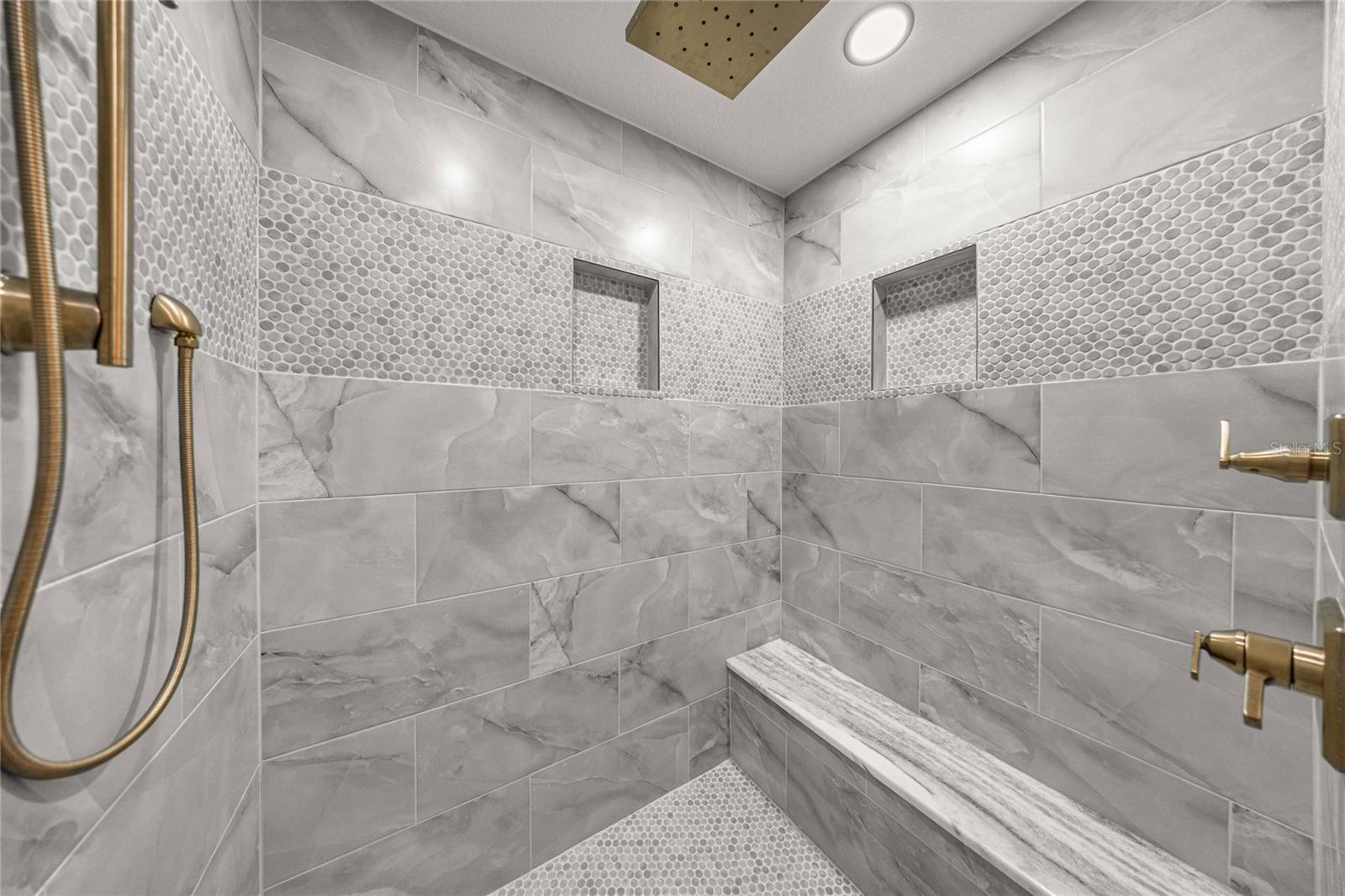 OAK RIDGE ESTATE - Residential