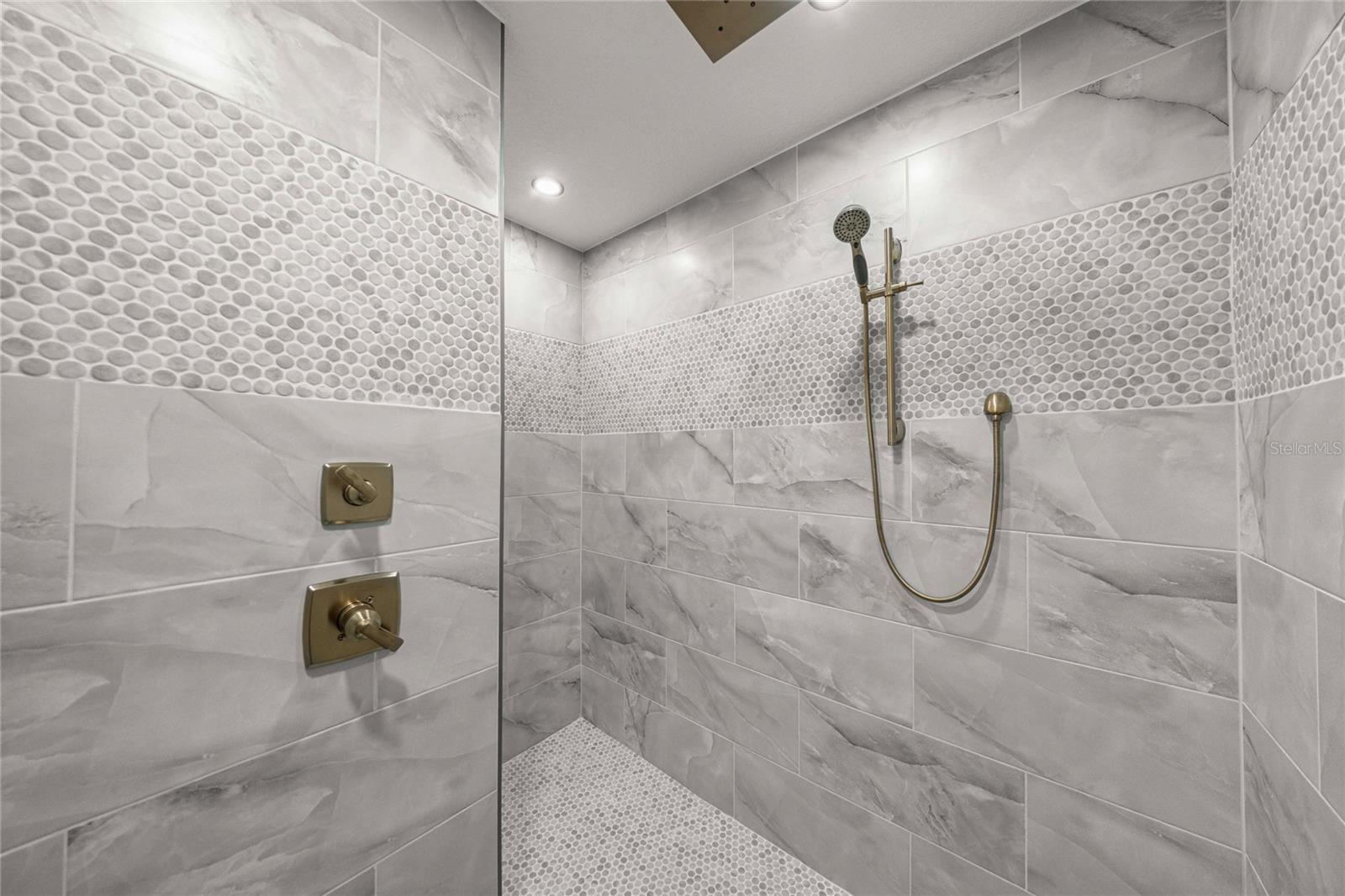 OAK RIDGE ESTATE - Residential