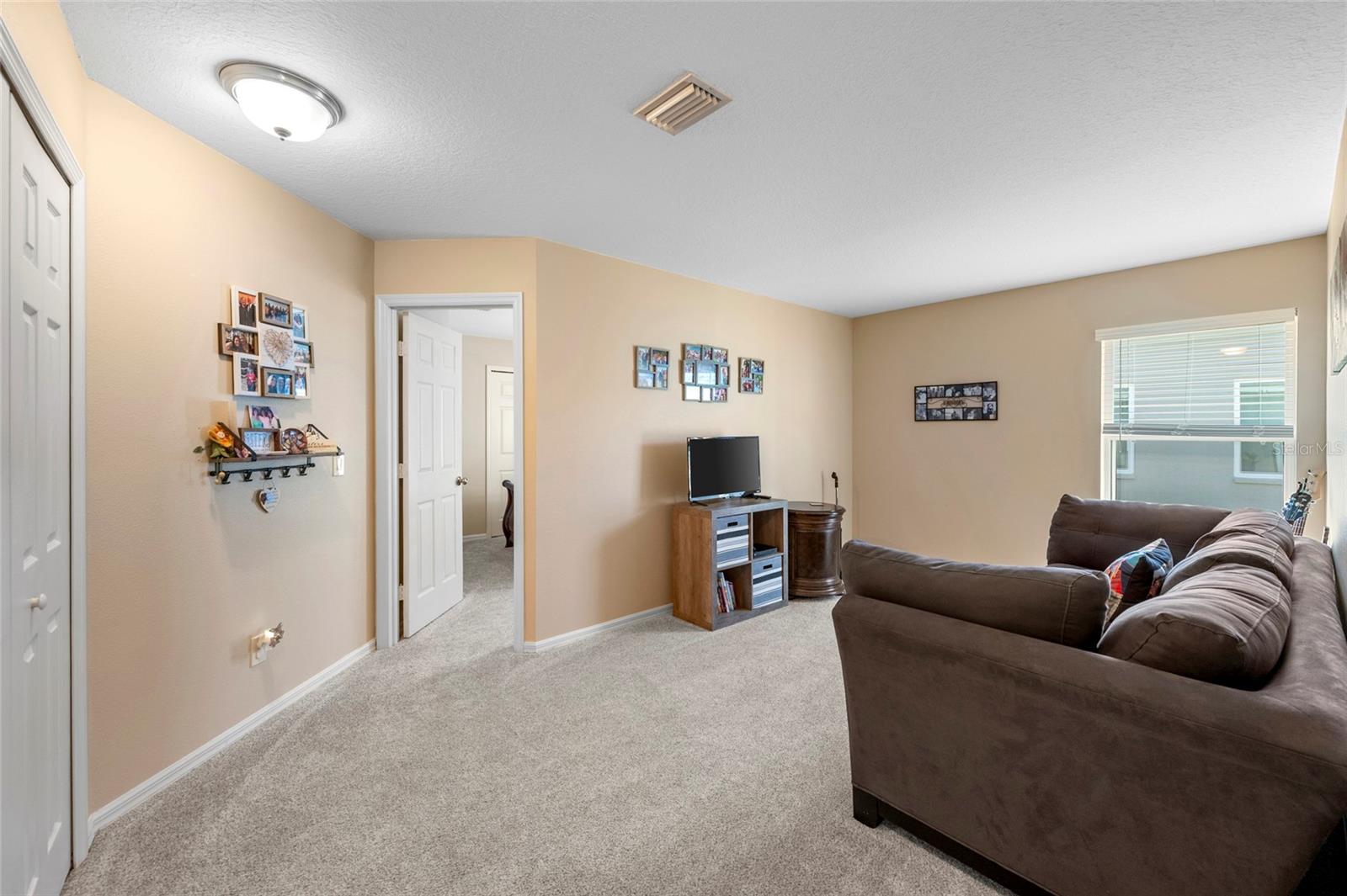 KINGSFIELD PH IV - Residential