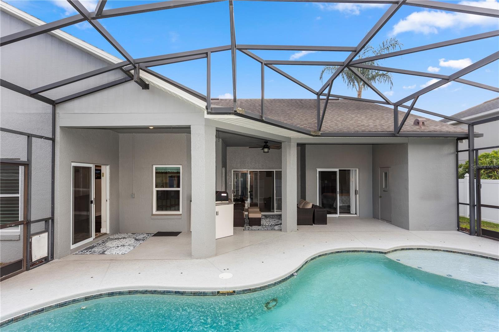 2423 TURNBERRY DRIVE