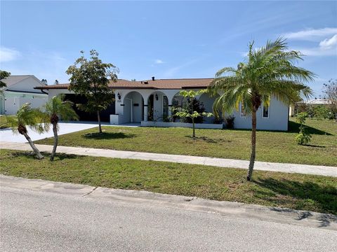 A home in PORT CHARLOTTE