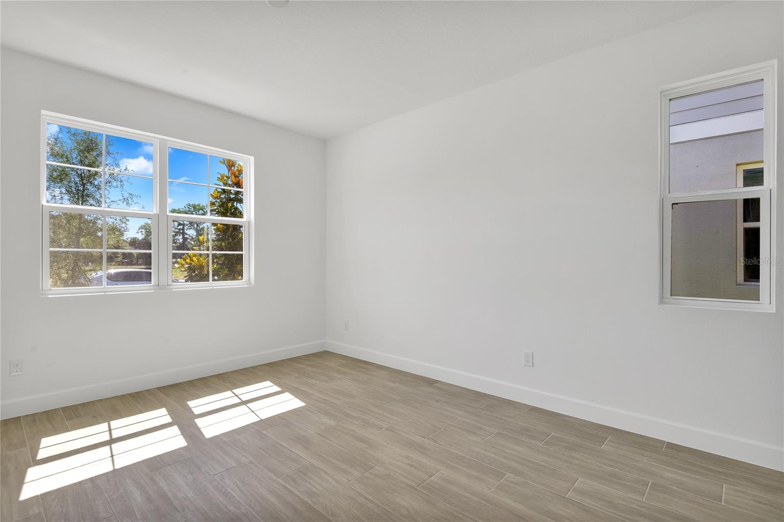 141 WATERSTONE LOOP