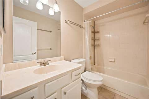 Tiny photo for 500 NE 52nd Court, Ocala, FL 34470 (MLS # OM729240)