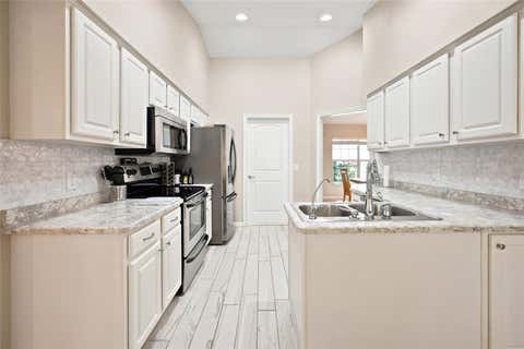 Tiny photo for 500 NE 52nd Court, Ocala, FL 34470 (MLS # OM729240)