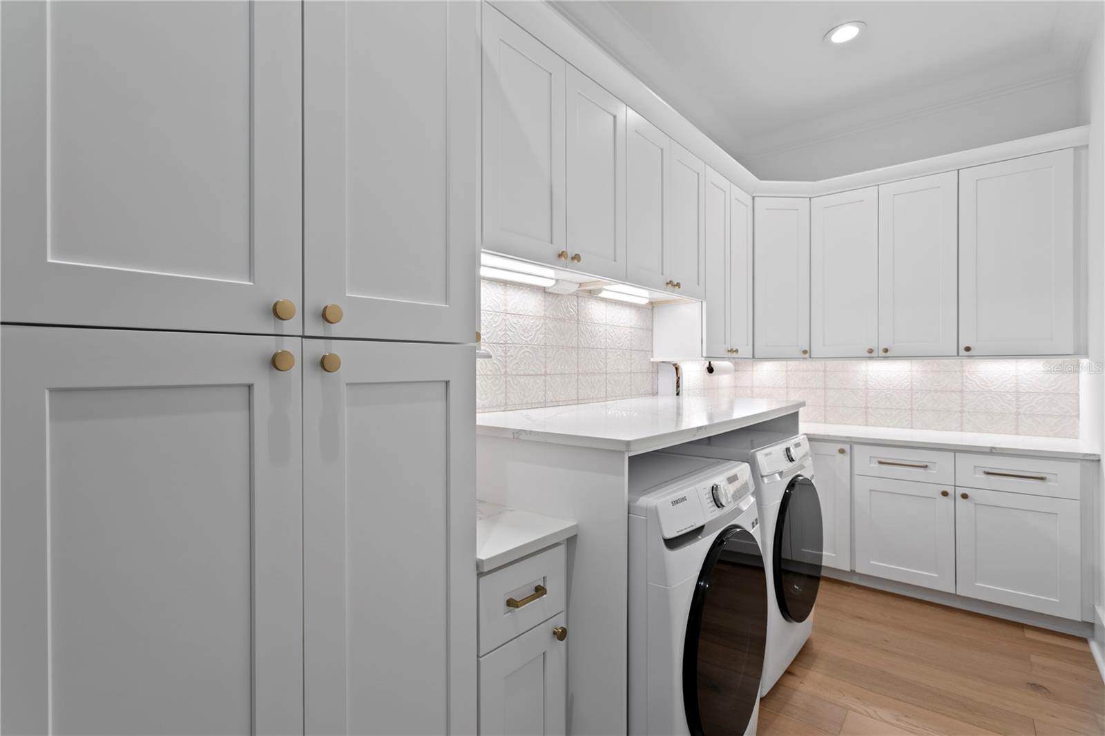 RIDGEWOOD PARK - Residential