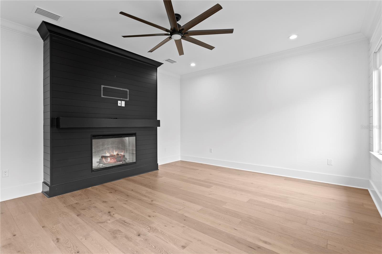 RIDGEWOOD PARK - Residential