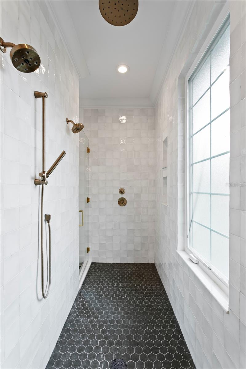 RIDGEWOOD PARK - Residential