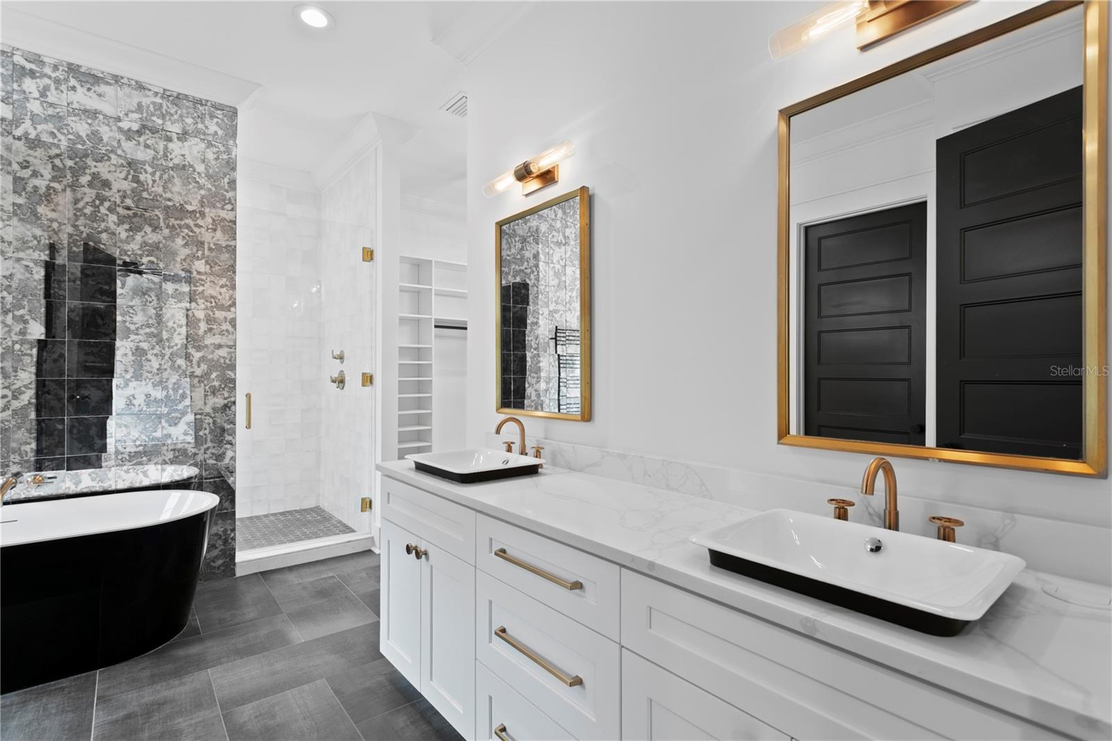 RIDGEWOOD PARK - Residential