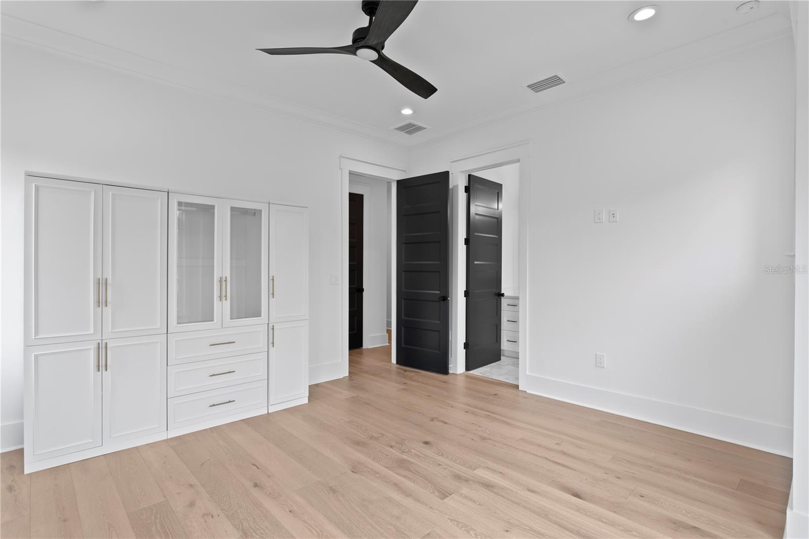 RIDGEWOOD PARK - Residential