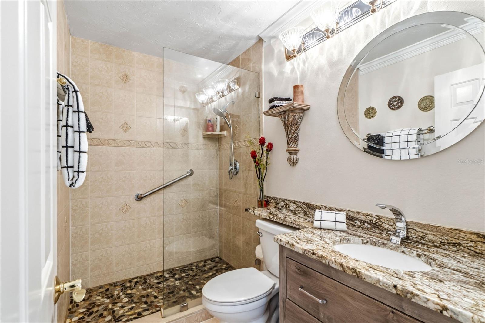 WHISPERING SANDS SEC 7 - Residential