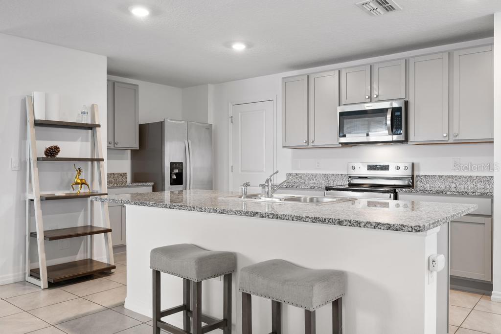 EVERGREEN PH I - Residential Lease