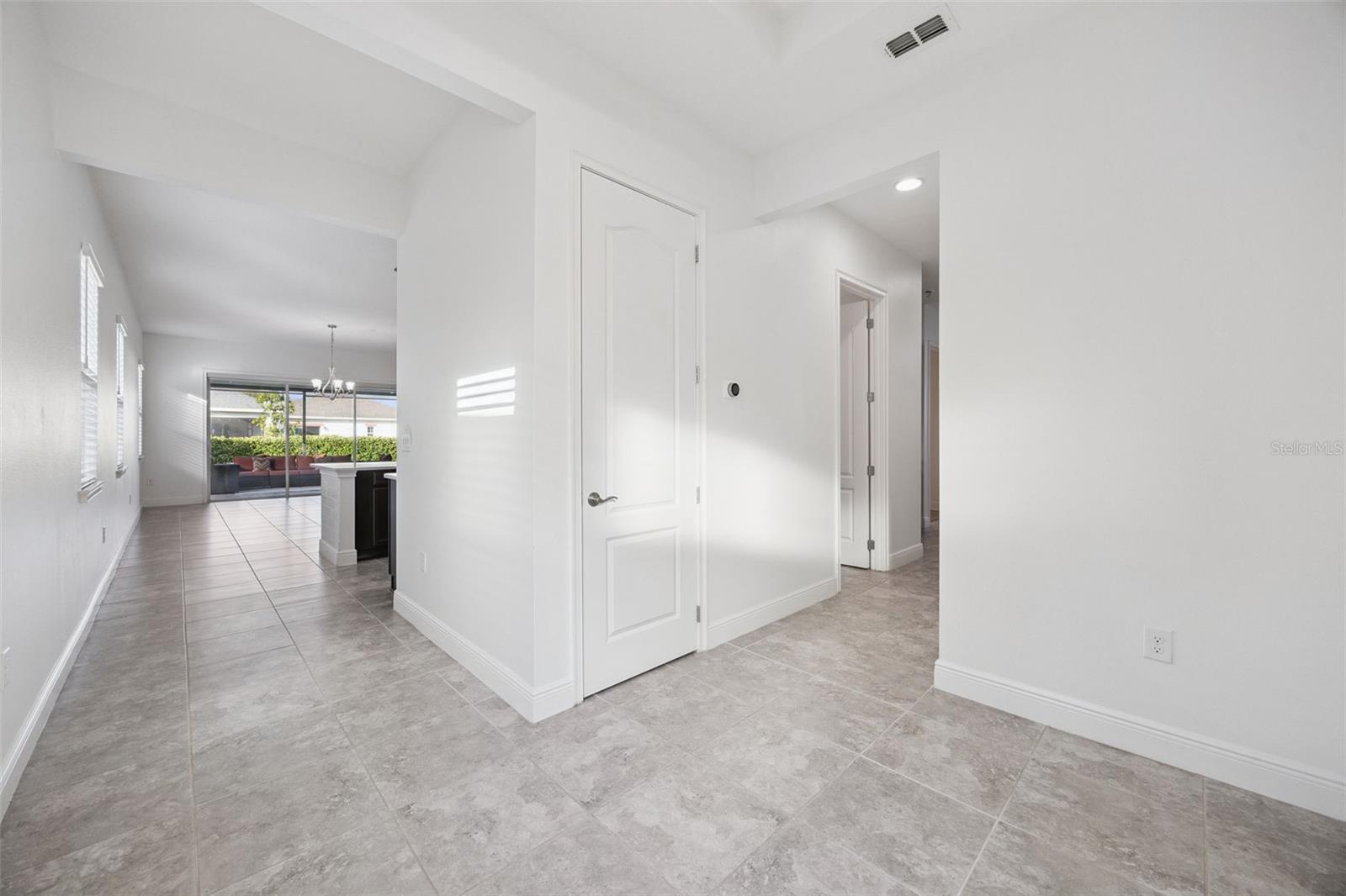 5013 E FOUNTAINWOOD DRIVE