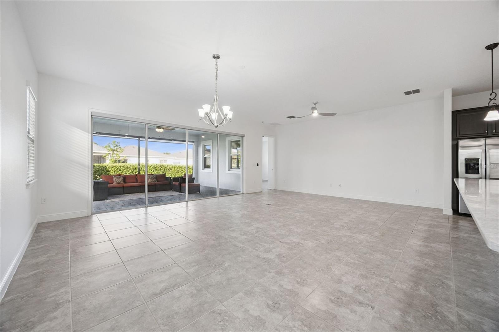 5013 E FOUNTAINWOOD DRIVE