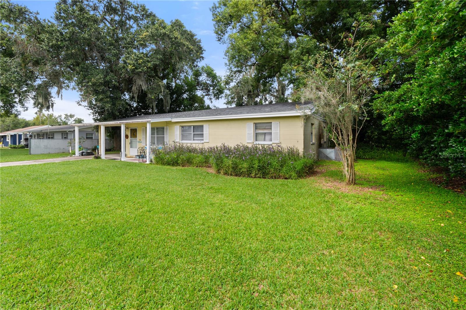 1572 CHURCHILL COURT