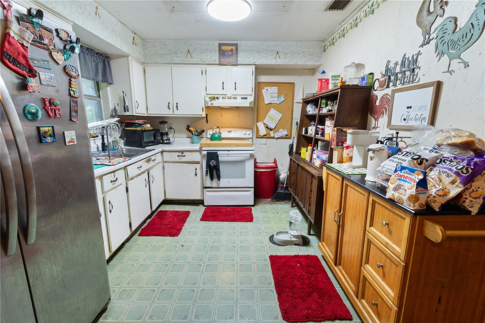 1572 CHURCHILL COURT