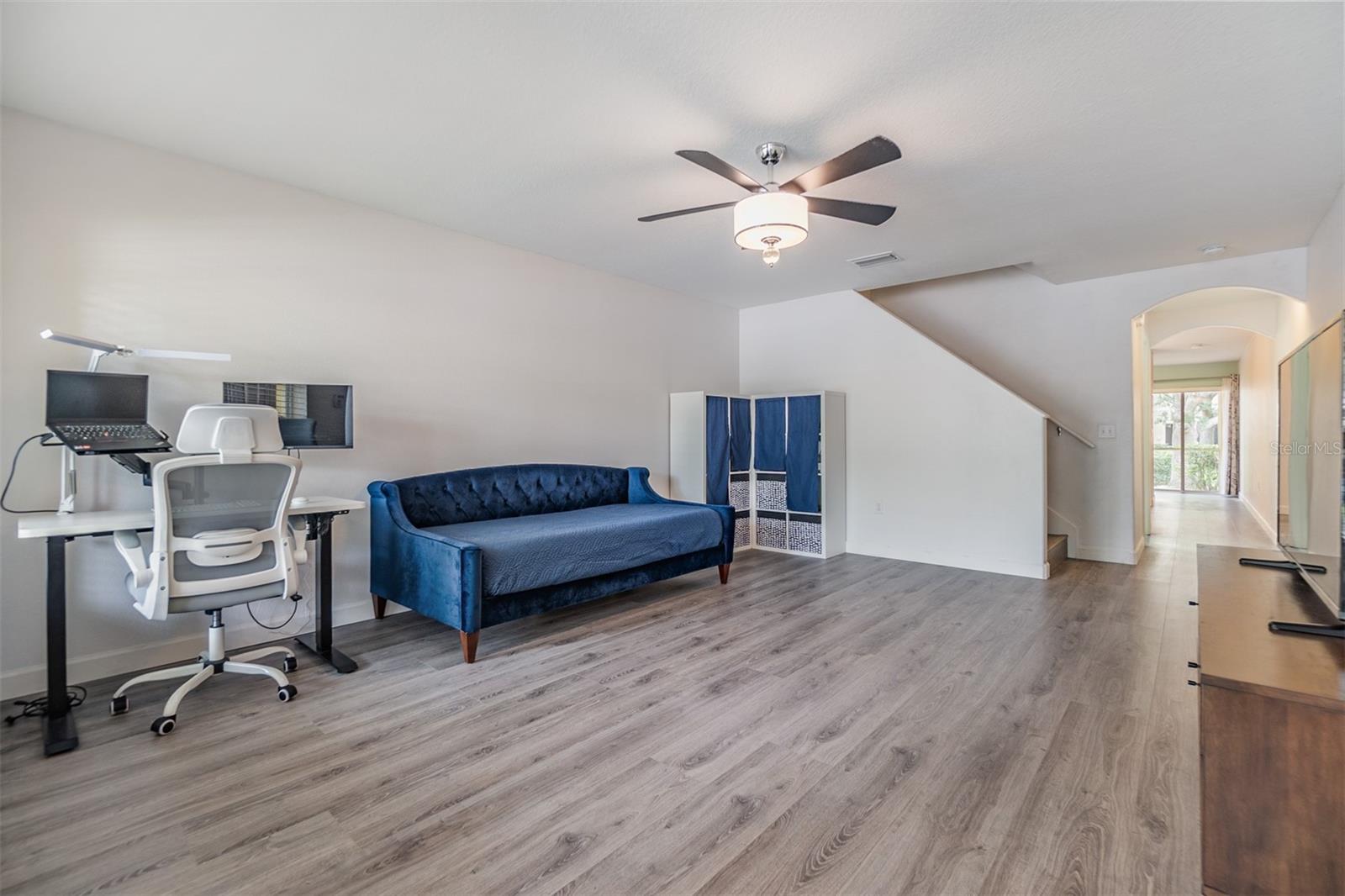 10906 KEYS GATE DRIVE