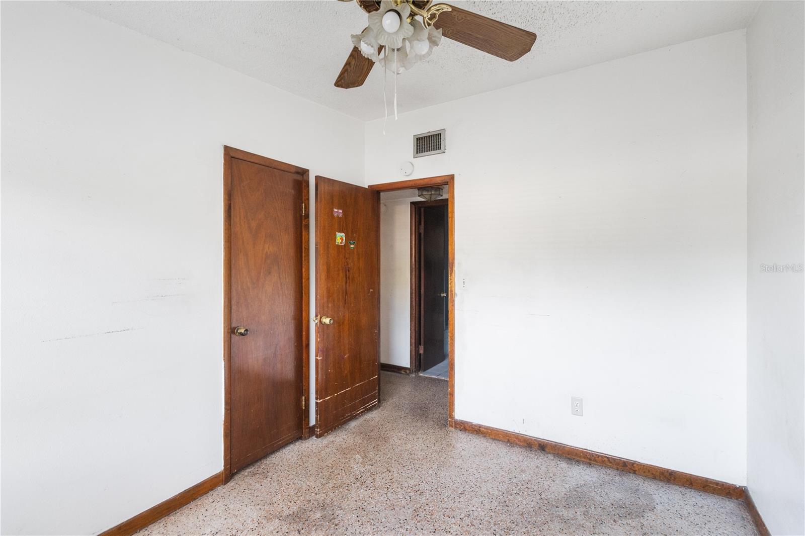 ELIZABETH COURT - Residential