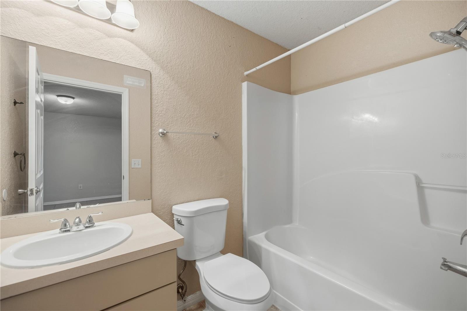 SILVER SPGS SHORES UN 09 - Residential Lease